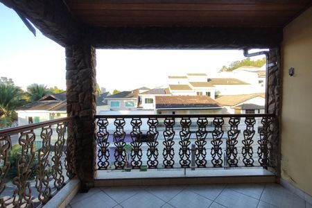 Casa de condomínio à venda com 300m², 3 quartos e 2 vagas Casa de condomínio à venda com 300m², 3 quartos e 2 vagasVaranda