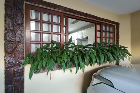 Casa de condomínio à venda com 300m², 3 quartos e 2 vagas Casa de condomínio à venda com 300m², 3 quartos e 2 vagasFachada