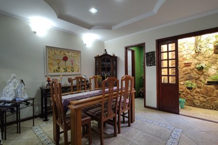 Sala de casa de condomínio à venda com 3 quartos, 300m² em Taquara, Rio de Janeiro