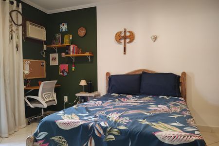 Casa de condomínio à venda com 300m², 3 quartos e 2 vagas Casa de condomínio à venda com 300m², 3 quartos e 2 vagasQuarto 2 - Suíte