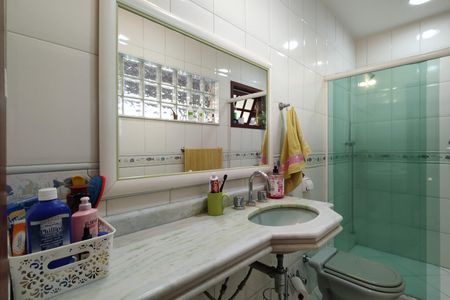 Banheiro da Suíte 2 de casa de condomínio à venda com 3 quartos, 300m² em Taquara, Rio de Janeiro