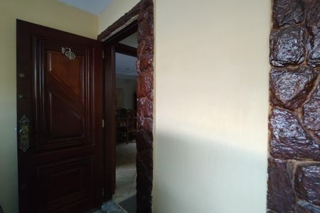 Casa de condomínio à venda com 300m², 3 quartos e 2 vagas Casa de condomínio à venda com 300m², 3 quartos e 2 vagasFachada