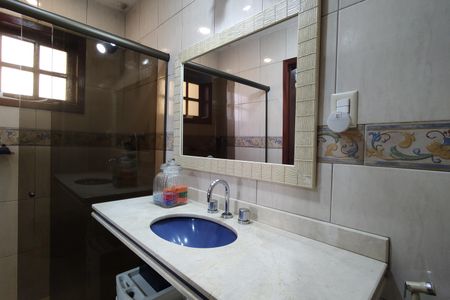 Casa de condomínio à venda com 300m², 3 quartos e 2 vagas Casa de condomínio à venda com 300m², 3 quartos e 2 vagasBanheiro da Suíte