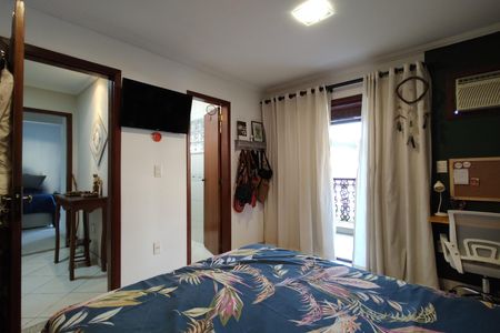 Casa de condomínio à venda com 300m², 3 quartos e 2 vagas Casa de condomínio à venda com 300m², 3 quartos e 2 vagasQuarto 2 - Suíte