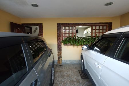 Casa de condomínio à venda com 300m², 3 quartos e 2 vagas Casa de condomínio à venda com 300m², 3 quartos e 2 vagasGaragem