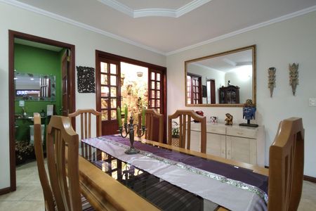 Casa de condomínio à venda com 300m², 3 quartos e 2 vagas Casa de condomínio à venda com 300m², 3 quartos e 2 vagasSala