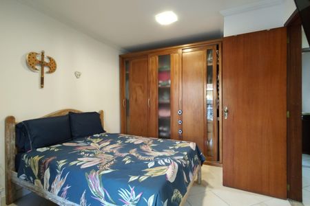 Casa de condomínio à venda com 300m², 3 quartos e 2 vagas Casa de condomínio à venda com 300m², 3 quartos e 2 vagasQuarto 2 - Suíte