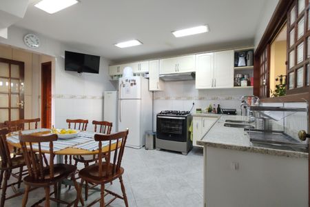 Casa de condomínio à venda com 300m², 3 quartos e 2 vagas Casa de condomínio à venda com 300m², 3 quartos e 2 vagasCozinha - Armários