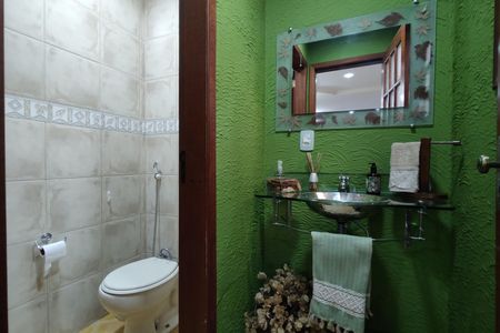 Casa de condomínio à venda com 300m², 3 quartos e 2 vagas Casa de condomínio à venda com 300m², 3 quartos e 2 vagasLavabo
