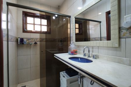Casa de condomínio à venda com 300m², 3 quartos e 2 vagas Casa de condomínio à venda com 300m², 3 quartos e 2 vagasBanheiro da Suíte