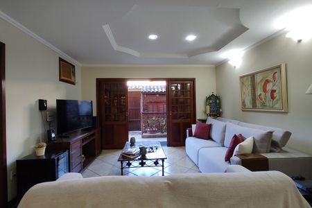 Casa de condomínio à venda com 300m², 3 quartos e 2 vagas Casa de condomínio à venda com 300m², 3 quartos e 2 vagasSala