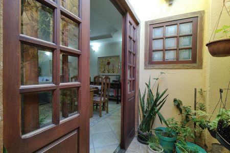 Casa de condomínio à venda com 300m², 3 quartos e 2 vagas Casa de condomínio à venda com 300m², 3 quartos e 2 vagasJardim de Inverno