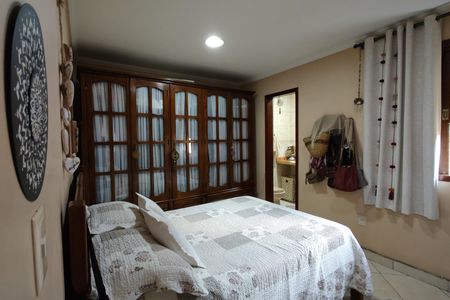 Casa de condomínio à venda com 300m², 3 quartos e 2 vagas Casa de condomínio à venda com 300m², 3 quartos e 2 vagasQuarto 3 - Suíte