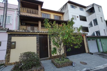 Fachada de casa de condomínio à venda com 3 quartos, 300m² em Taquara, Rio de Janeiro