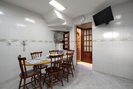 Casa de condomínio à venda com 300m², 3 quartos e 2 vagas Casa de condomínio à venda com 300m², 3 quartos e 2 vagasCozinha - Armários