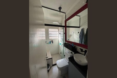 Casa à venda com 59m², 2 quartos e 2 vagas Casa à venda com 59m², 2 quartos e 2 vagasBanheiro social