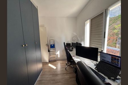 Casa à venda com 59m², 2 quartos e 2 vagas Casa à venda com 59m², 2 quartos e 2 vagasQuarto 2