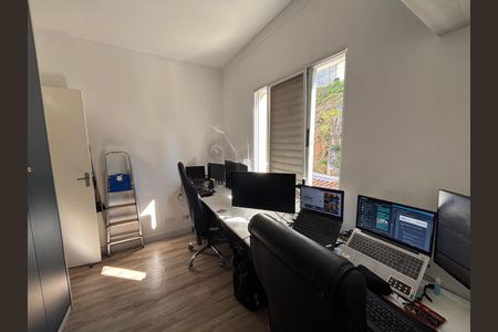 Quarto 2 de casa à venda com 2 quartos, 59m² em Jardim California, Barueri
