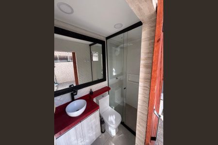 Casa à venda com 59m², 2 quartos e 2 vagas Casa à venda com 59m², 2 quartos e 2 vagasBanheiro área churrasqueira