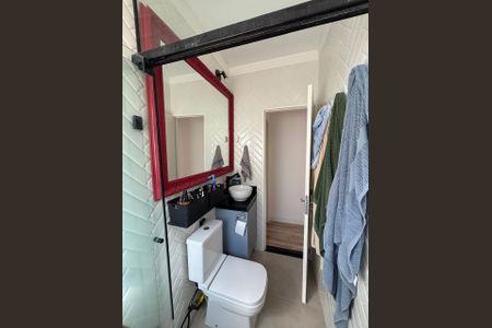 Casa à venda com 59m², 2 quartos e 2 vagas Casa à venda com 59m², 2 quartos e 2 vagasBanheiro social