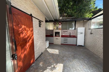Casa à venda com 59m², 2 quartos e 2 vagas Casa à venda com 59m², 2 quartos e 2 vagasArea de churrasco