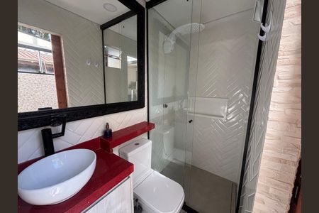 Casa à venda com 59m², 2 quartos e 2 vagas Casa à venda com 59m², 2 quartos e 2 vagasBanheiro área churrasqueira