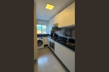 Cozinha de apartamento à venda com 2 quartos, 58m² em Ipanema, Porto Alegre