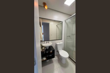Banheiro de apartamento à venda com 2 quartos, 58m² em Ipanema, Porto Alegre