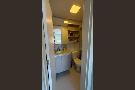 Banheiro de apartamento à venda com 2 quartos, 58m² em Ipanema, Porto Alegre