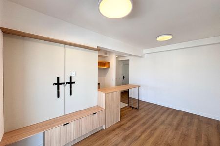 Sala de apartamento para alugar com 2 quartos, 71m² em Vila Guilhermina, São Paulo