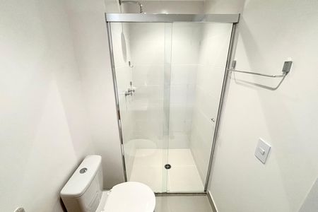Apartamento para alugar com 71m², 2 quartos e 1 vaga Apartamento para alugar com 71m², 2 quartos e 1 vagaBanheiro da Suíte 1