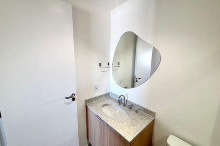 Apartamento para alugar com 71m², 2 quartos e 1 vaga Apartamento para alugar com 71m², 2 quartos e 1 vagaBanheiro da Suíte 1