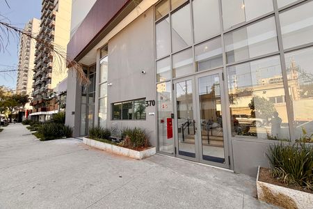 Apartamento para alugar com 71m², 2 quartos e 1 vaga Apartamento para alugar com 71m², 2 quartos e 1 vagaFachada