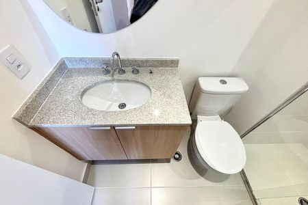Apartamento para alugar com 71m², 2 quartos e 1 vaga Apartamento para alugar com 71m², 2 quartos e 1 vagaBanheiro da Suíte 1