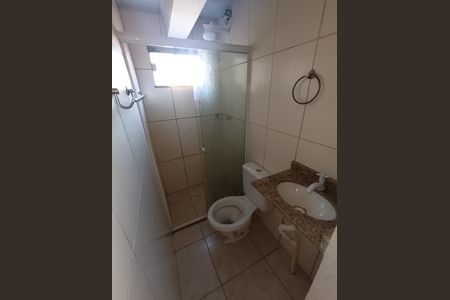 Banheiro social de kitnet/studio para alugar com 1 quarto, 30m² em Extensão Serramar, Rio das Ostras
