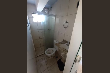Banheiro de kitnet/studio para alugar com 1 quarto, 30m² em Extensão Serramar, Rio das Ostras