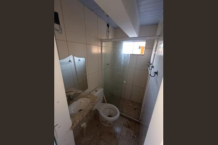 Banheiro de kitnet/studio para alugar com 1 quarto, 30m² em Extensão Serramar, Rio das Ostras