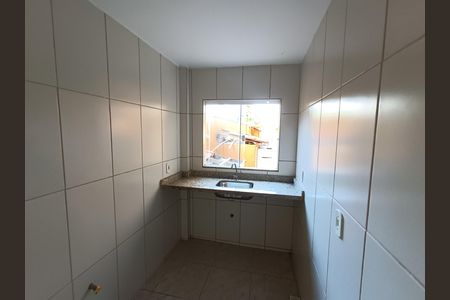 Cozinha de kitnet/studio para alugar com 1 quarto, 30m² em Extensão Serramar, Rio das Ostras