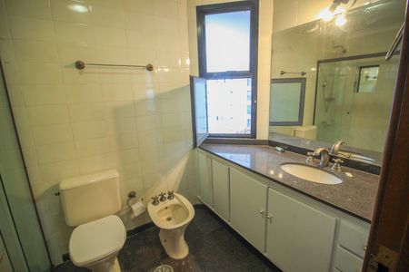 Banheiro da Suíte de apartamento para alugar com 3 quartos, 160m² em Vila Regente Feijó, São Paulo