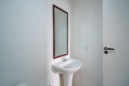 Banheiro de kitnet/studio para alugar com 1 quarto, 25m² em Vila Butantã, São Paulo