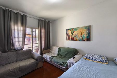 Casa à venda com 239m², 2 quartos e 2 vagas Casa à venda com 239m², 2 quartos e 2 vagasSala de TV