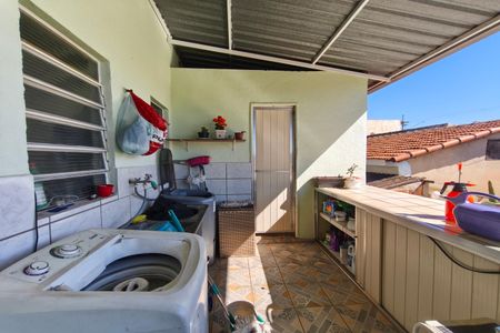 Casa à venda com 239m², 2 quartos e 2 vagas Casa à venda com 239m², 2 quartos e 2 vagasÁrea de Serviço