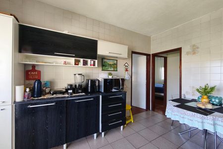 Casa à venda com 239m², 2 quartos e 2 vagas Casa à venda com 239m², 2 quartos e 2 vagasCozinha