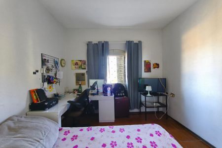 Casa à venda com 239m², 2 quartos e 2 vagas Casa à venda com 239m², 2 quartos e 2 vagasQuarto 2