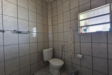 Casa à venda com 239m², 2 quartos e 2 vagas Casa à venda com 239m², 2 quartos e 2 vagasBanheiro Suíte
