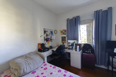 Casa à venda com 239m², 2 quartos e 2 vagas Casa à venda com 239m², 2 quartos e 2 vagasQuarto 2