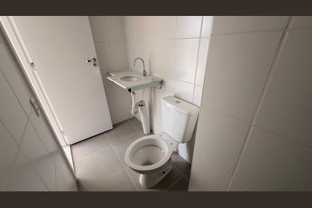 Apartamento para alugar com 43m², 2 quartos e 1 vaga Apartamento para alugar com 43m², 2 quartos e 1 vagaBanheiro