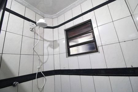 Banheiro de casa para alugar com 2 quartos, 95m² em Jardim Santa Francisca Cabrini, São Paulo