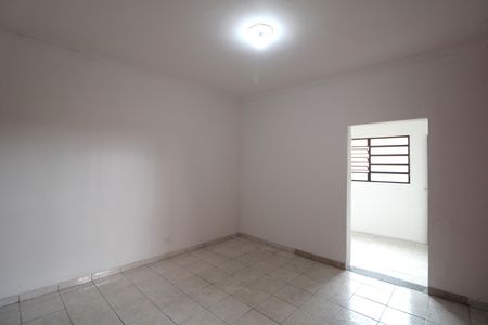 Quarto de casa para alugar com 2 quartos, 95m² em Jardim Santa Francisca Cabrini, São Paulo