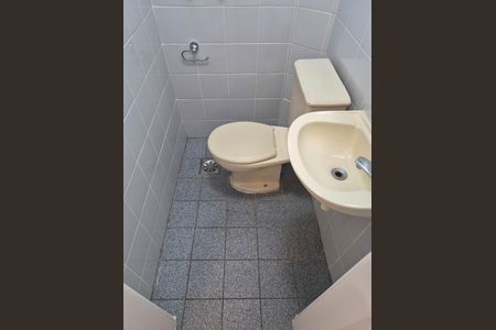 BANHEIRO QUARTO DA ÁREA DE SERVIÇO de apartamento à venda com 3 quartos, 88m² em Cambuí, Campinas